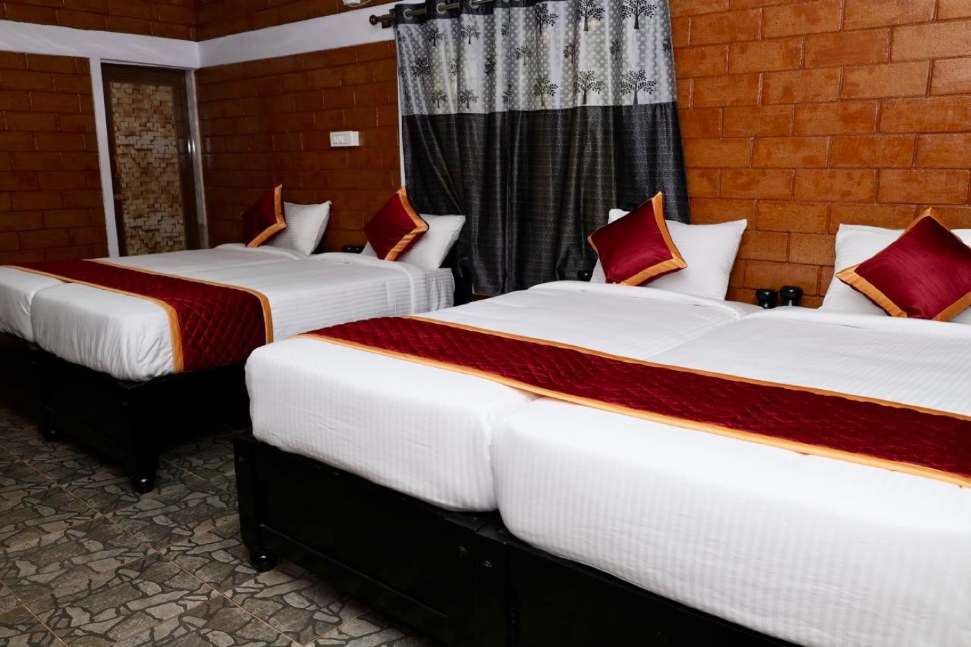 Twin room with two beds